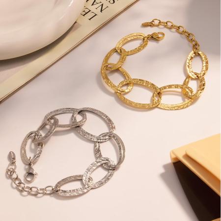 Bracelet épais ovale en acier inoxydable doré, imperméable, avec motif martelé (1 pièce) 2