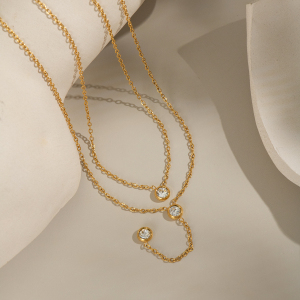 Collier Pendentif Femme Luxueux Avec Pompon Rond, En Acier Inoxydable Étanche Couleur Or Et Zircon. h5 Image3
