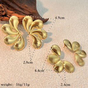 1 Paire De Boucles D'Oreilles À Clous En Acier Inoxydable Doré, Imperméables, En Forme De Fleur h5 Image4