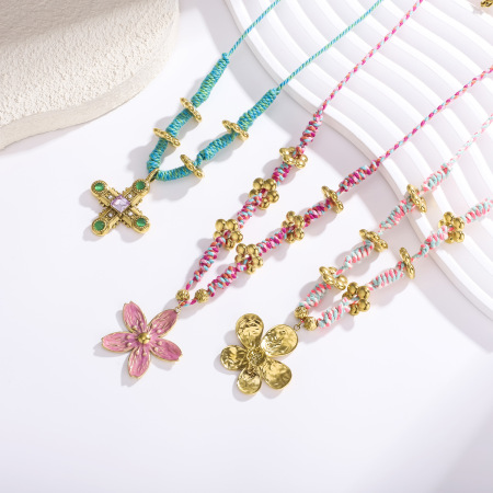 Collier avec pendentif en acier inoxydable doré pour femme, 1 pièce, corde tissée à la main, motif floral
