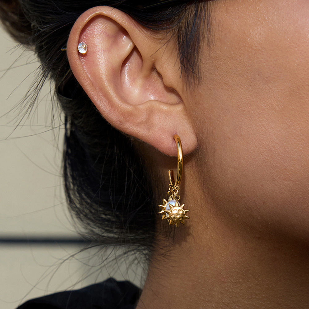 1 Paire De Boucles D'Oreilles Créoles Luxueuses Sun En Acier Inoxydable Étanche Couleur Or Avec Perles Pour Femmes Image5
