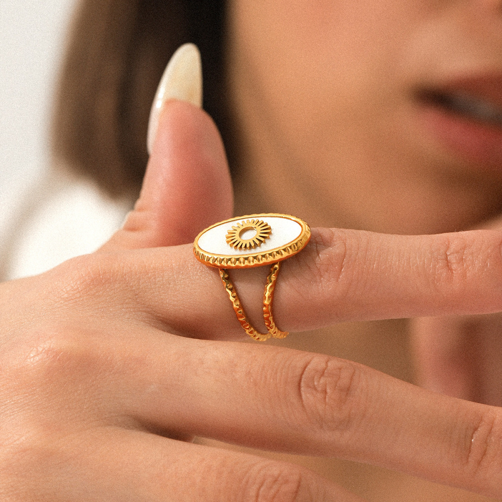 Bague Tendance En Acier Inoxydable Doré, Forme Soleil (1 Pièce), Étanche, Avec Coquillage. Image5