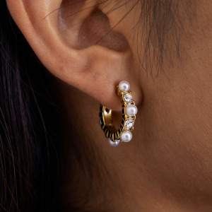 1 Paire De Boucles D'Oreilles Créoles Élégantes Pour Femme, En Acier Inoxydable Doré Étanche, Serties De Zircon. h5 Image4