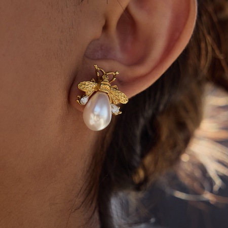 1 paire de boucles d'oreilles puces chics en acier inoxydable doré, imperméables, avec pierre naturelle et zircon, motif insectes.