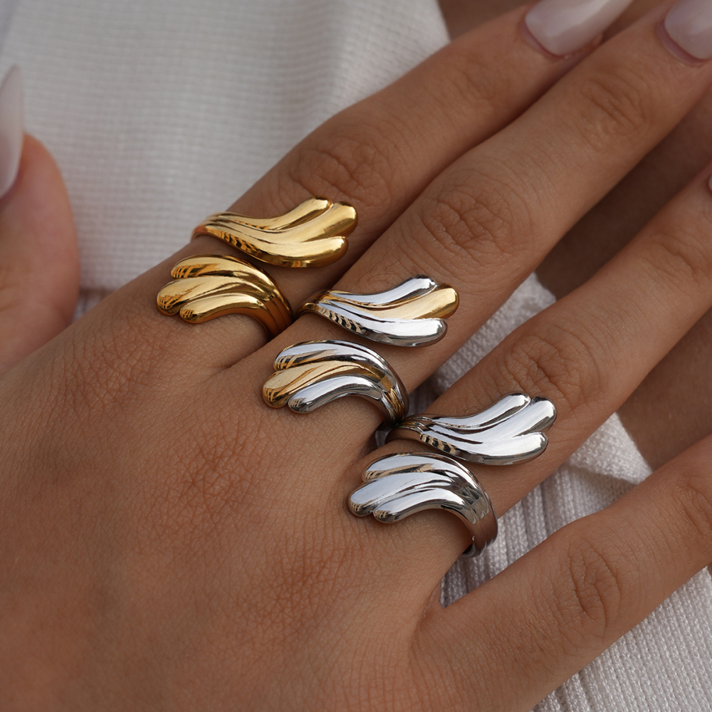 Bague Tendance Décontractée En Acier Inoxydable Doré, De Forme Irrégulière Et Étanche. Image6