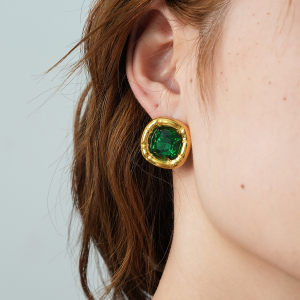 Boucles D'Oreilles Puces Carrées Pour Femmes, En Acier Inoxydable Étanche, Serties De Zirconiums Cubiques Verts (1 Paire). h5 Image5
