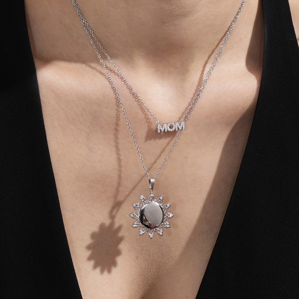 Collier Pendentif Femme Classique Soleil En Acier Inoxydable Étanche Couleur Or (1 Pièce) Image3