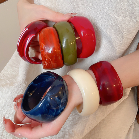 Bracelet jonc en acrylique de forme irrégulière, 1 pièce