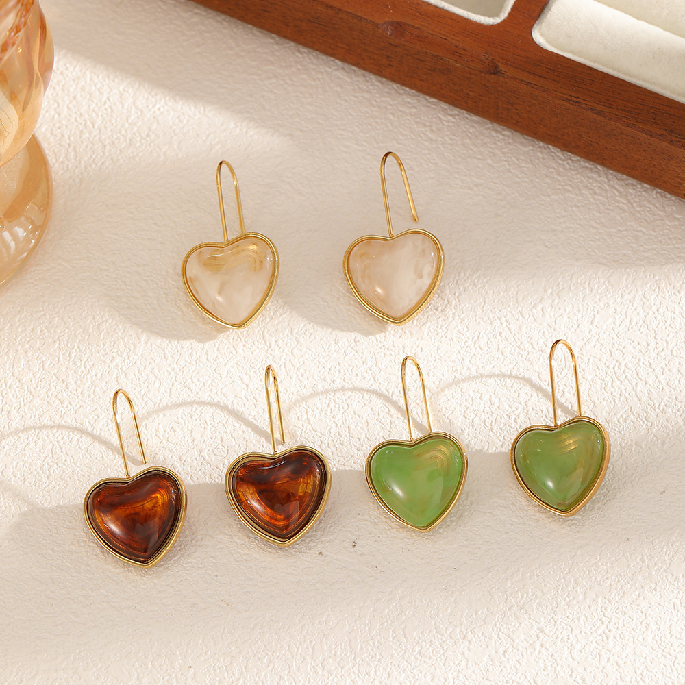 1 Paire De Boucles D'Oreilles Pendantes Rétro En Forme De Cœur, En Acier Inoxydable, Imperméables Et En Acrylique Doré Pour Femme. Image2
