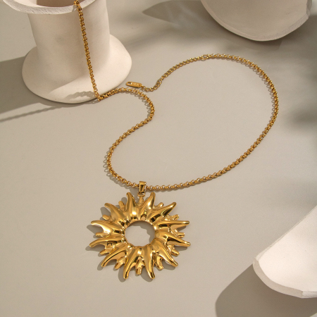 Collier pendentif soleil en acier inoxydable étanche couleur or (1 pièce) 2