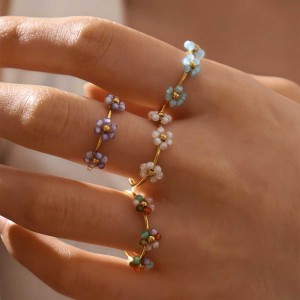 Bague Tendance Décontractée Pour Femme, En Acier Inoxydable Doré, Imperméable, Ornée D'Une Fleur (1 Pièce). h5 Image2