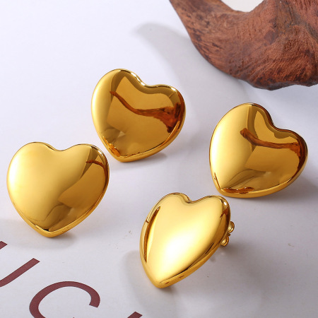 1 paire de boucles d'oreilles puces en acier inoxydable doré, étanches, en forme de cœur 2