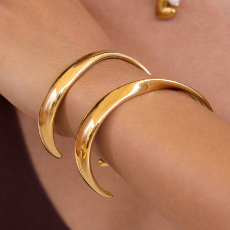 Bracelet manchette classique incurvé en acier inoxydable étanche couleur or pour femme (1 pièce) 2