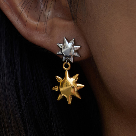 1 paire de boucles d'oreilles pendantes classiques pour femmes, en acier inoxydable étanche, couleur or et argent.