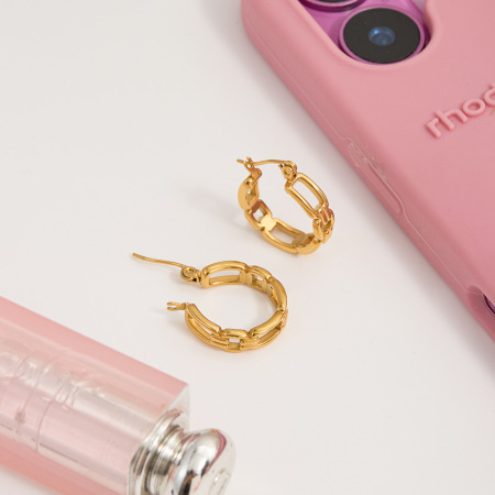 1 paire de boucles d'oreilles créoles simples en acier inoxydable imperméable pour femme