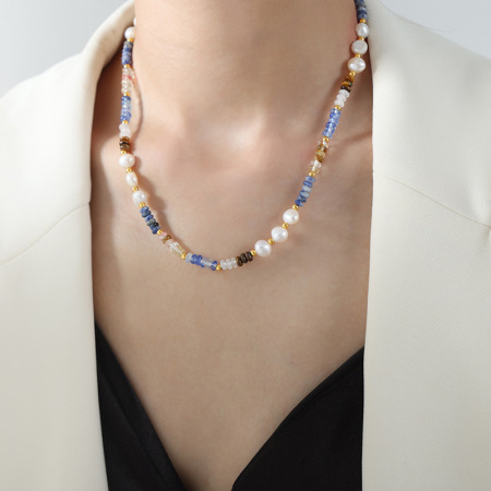 Collier de perles élégant pour femme, en acier inoxydable imperméable, couleur or, avec pierres naturelles (1 pièce)