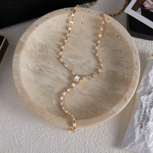 Collier Pendentif Femme En Acier Inoxydable Doré, Orné D'Un Zircon, De Forme Rectangulaire Exquise Et Étanche (1 Pièce) h5 Image6