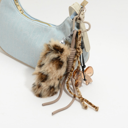 1 breloque de sac en peluche léopard 2