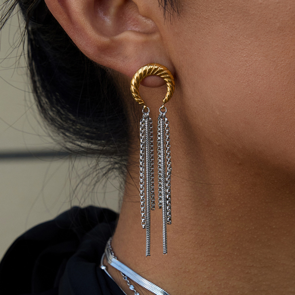 Boucles D'Oreilles Pendantes Pour Femme, Style Décontracté, Avec Pompon Et Lune, En Acier Inoxydable Étanche, Couleur Or (1 Paire). Image4
