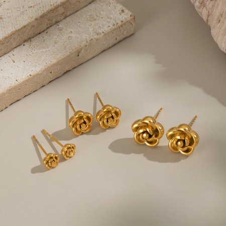 1 paire de boucles d'oreilles puces pour femme, en acier inoxydable, couleur or, motif floral, série Simple