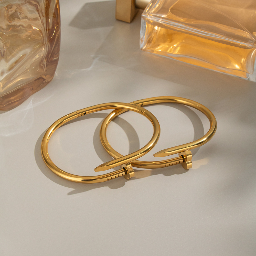 Bracelet Manchette En Acier Inoxydable Doré, Imperméable, Avec Motif Cœur Et Trèfle (1 Pièce). Image5