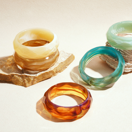 1 bracelet simple en acrylique pour femme, dégradé irrégulier de couleurs