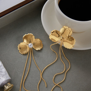 Boucles D'Oreilles Pendantes Élégantes Pour Femme, En Acier Inoxydable Doré, Avec Pompon Et Fleur, Imperméables (1 Paire). h5 Image7
