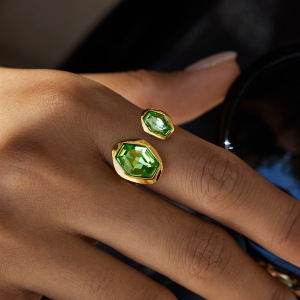 Bague Pour Femme En Acier Inoxydable Doré, Ornée D'Un Zircon Vert Hexagonal (1 Pièce). h5 Image3