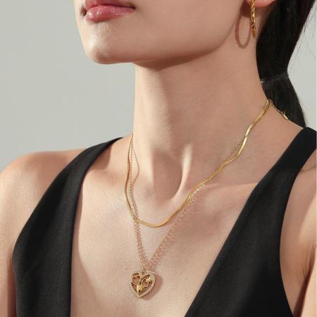 Collier pendentif élégant en forme de cœur, en acier inoxydable étanche, couleur or, pour femme (1 pièce)
