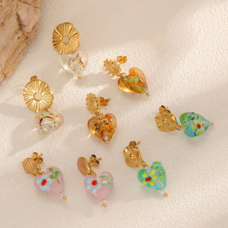 Boucles d'oreilles pendantes pour femme, en acier inoxydable doré, en forme de cœur, avec verre luxueux et étanches. 1 paire
