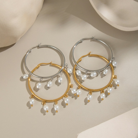 1 paire de boucles d'oreilles créoles décontractées à pompons en acier inoxydable étanche couleur or pour femme 2