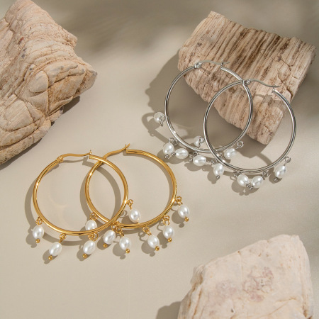 1 paire de boucles d'oreilles créoles décontractées à pompons en acier inoxydable étanche couleur or pour femme