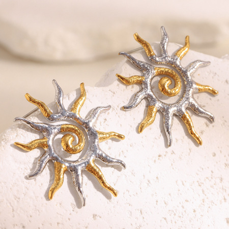 1 paire de boucles d'oreilles puces classiques Sun en acier inoxydable étanche couleur or pour femme