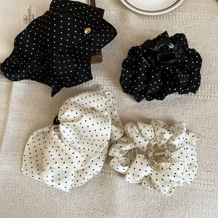 1 pince à cheveux en acrylique à pois mignons