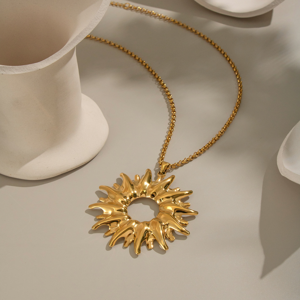 Collier Pendentif Soleil En Acier Inoxydable Étanche Couleur Or (1 Pièce) Image4