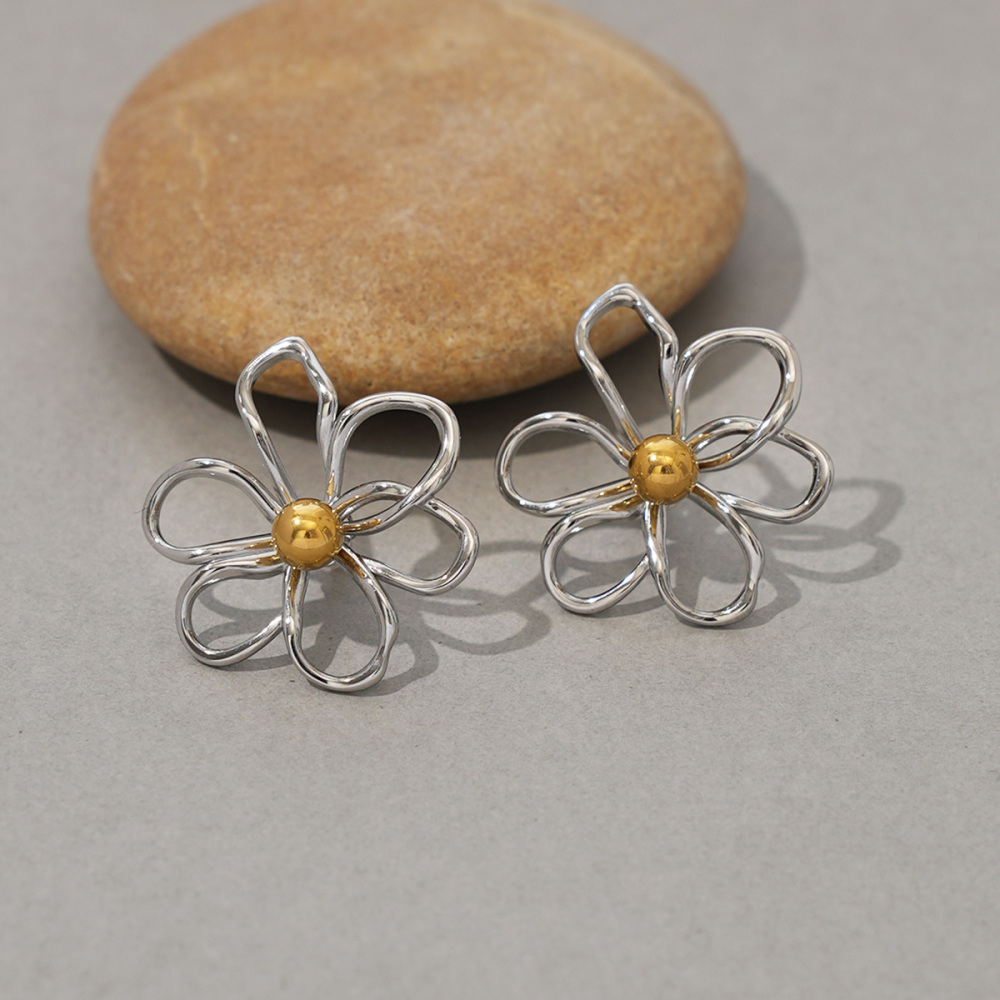 1 Paire De Boucles D'Oreilles Puces Simples Pour Femmes, En Acier Inoxydable Étanche, Couleur Or, Avec Motif Floral Quotidien. Image5