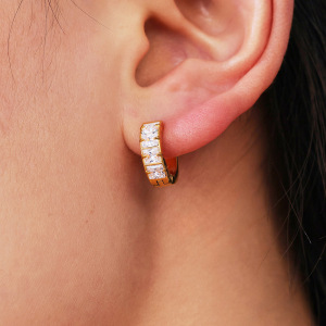 1 Paire De Boucles D'Oreilles Créoles Pour Femme En Acier Inoxydable Brillant, Étanches Et De Couleur Dorée h5 Image4