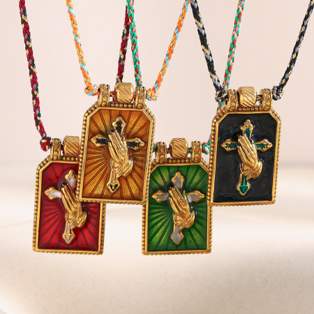 Collier pendentif sophistiqué pour femme, en acier inoxydable étanche, couleur or, orné d'un motif de tarot (1 pièce)
