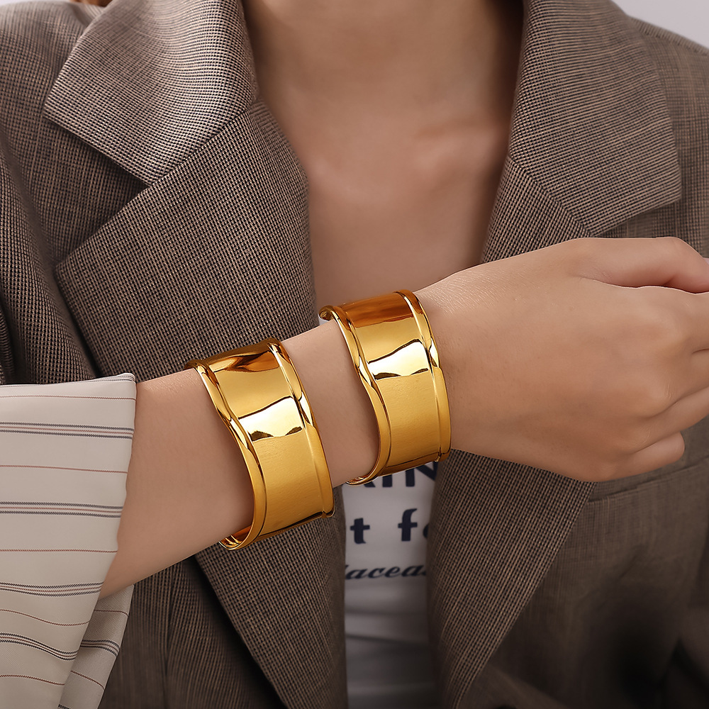 Bracelet Manchette Étanche En Acier Inoxydable Couleur Or (1 Pièce) Image4