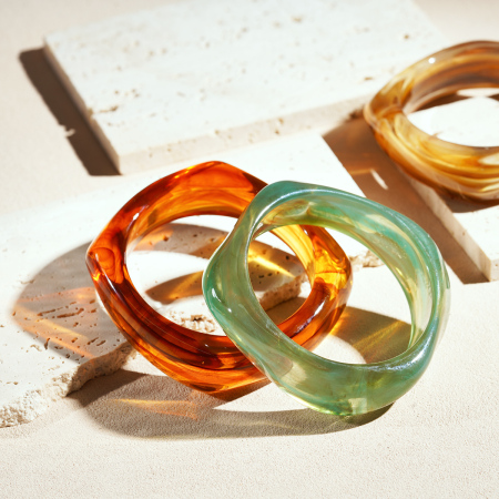 1 bracelet simple et polyvalent en acrylique pour femme, dégradé irrégulier de couleurs 2