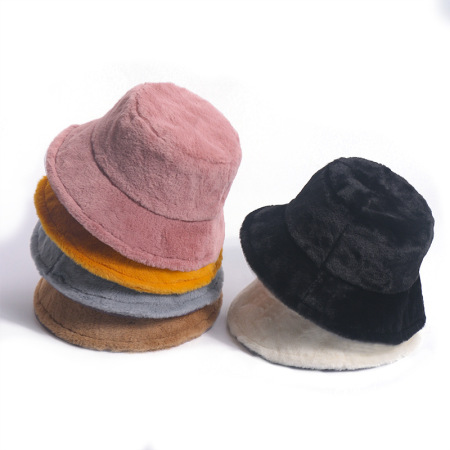 1 chapeau de pêcheur en peluche de couleur unie