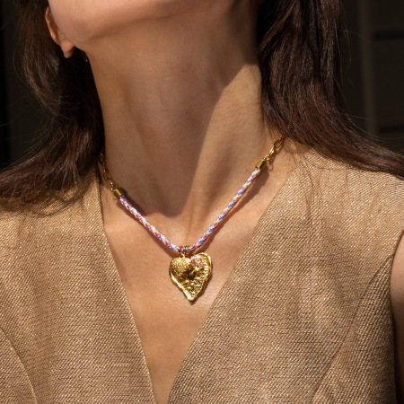 Collier pendentif en acier inoxydable doré, orné d'un trèfle et d'un soleil en forme de cœur. 2