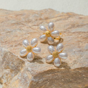 1 Paire De Boucles D'Oreilles Puces Élégantes En Acier Inoxydable Doré, Imperméables, À Motif Floral Et Coquillage. h5 Image4