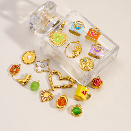 Pendentif femme luxueux et mignon en forme de cœur et de fleur, en acier inoxydable étanche (1 pièce)