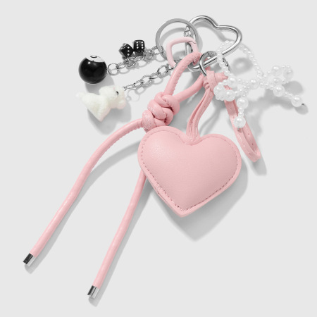 Breloque de sac en cuir en forme de cœur avec nœud papillon et perles (1 pièce) 2