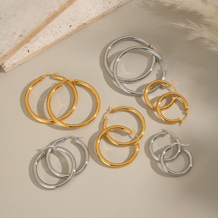 1 paire de boucles d'oreilles créoles basiques en acier inoxydable étanche couleur or