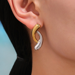 1 Paire De Boucles D'Oreilles Puces Pour Femme, En Acier Inoxydable De Forme Irrégulière, Étanches, Couleur Or h5 Image4
