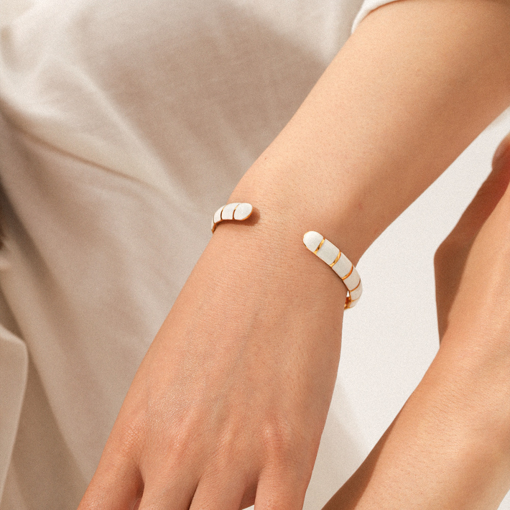 Bracelet Pour Femme Simple Series Daily Plant En Acier Inoxydable Étanche Couleur Or (1 Pièce) Image5