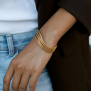 Bracelet Manchette Classique Ondulé En Acier Inoxydable, Couleur Or, Pour Femme (1 Pièce). h5 Image3