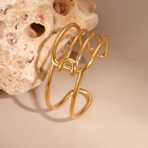 Bracelet Manchette En Acier Inoxydable Étanche, Élégant Et En Forme De Cœur, De La Luxueuse Collection « Luxury Series Elegant Heart » (1 Pièce). h5 Image4